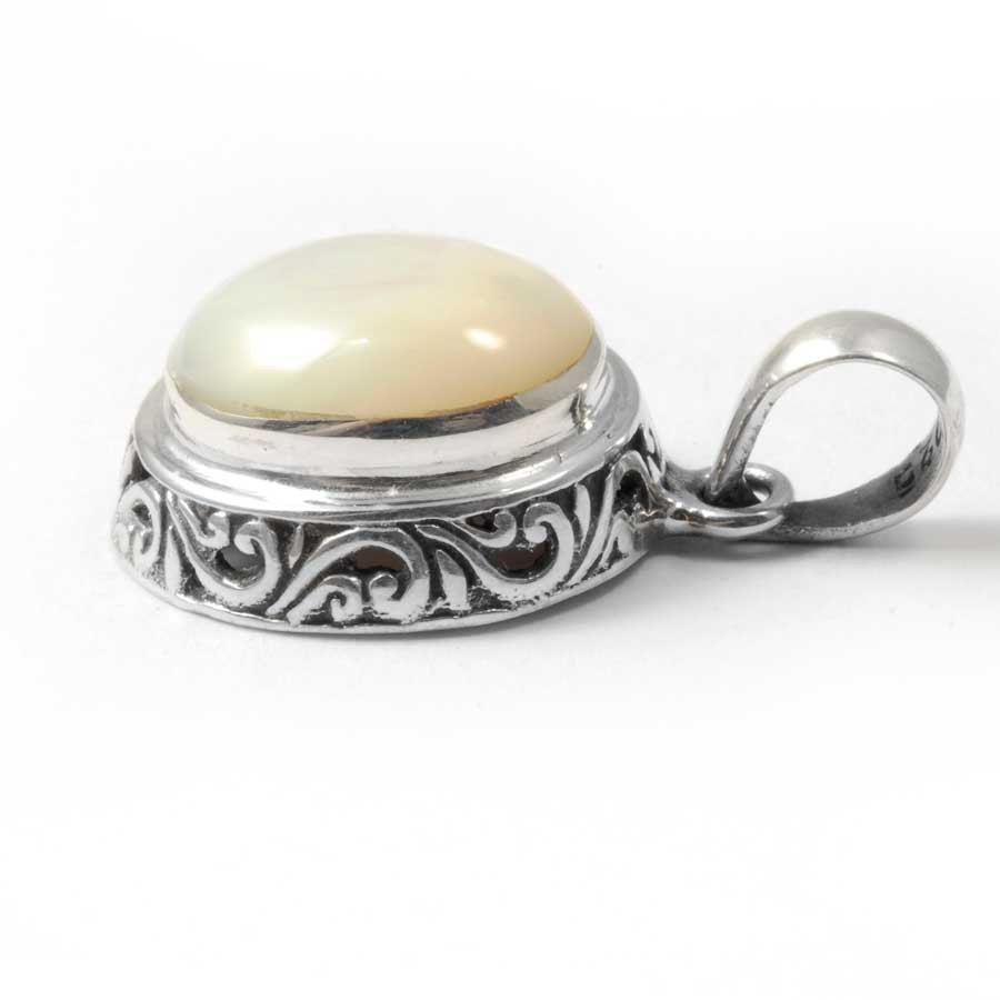 Embossed Gemstone Pendant - Silver Jewellery - Boutique Nirvana