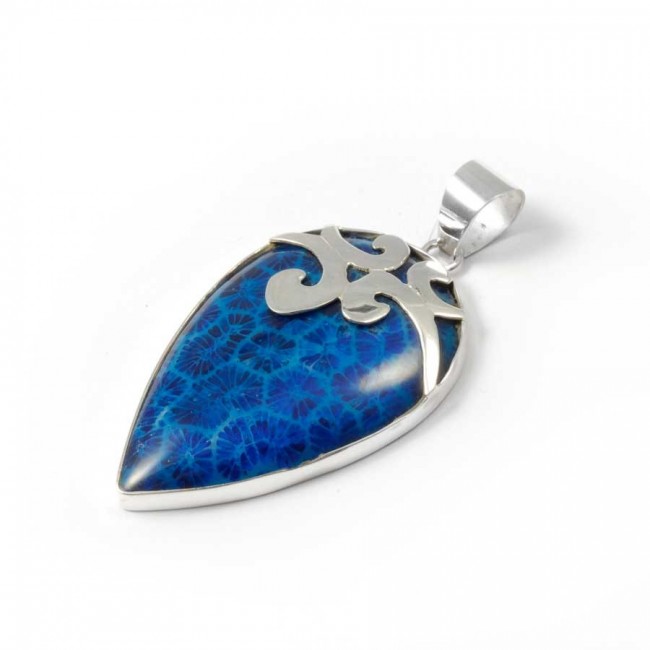 Pendentif en Pointe et Contour d'Argent - BIJOUX ARGENT - Boutique Nirvana