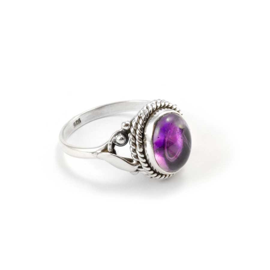 Fine Detailed Silver & Oval Stone Ring - Silver Jewellery - Boutique Nirvana