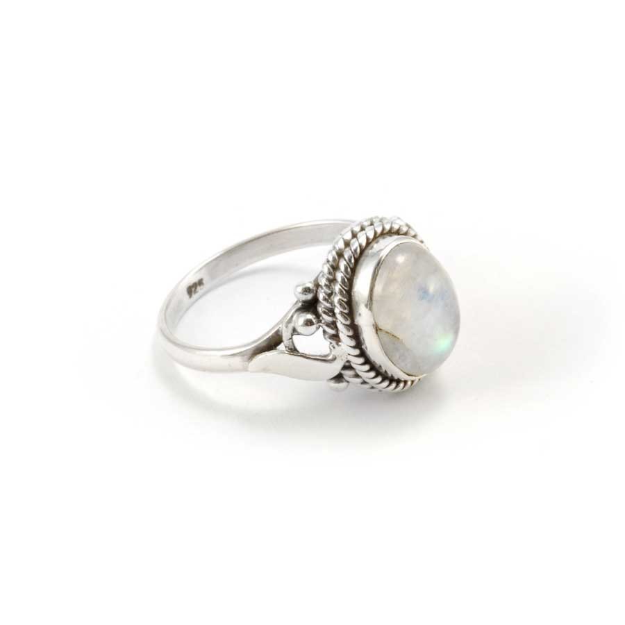 Fine Detailed Silver & Oval Stone Ring - Silver Jewellery - Boutique Nirvana
