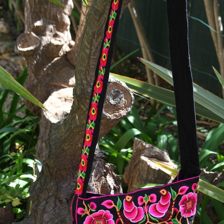 Sac carré longue bandoulière brodée - Accessories - Boutique Nirvana