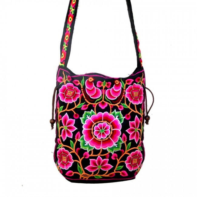 Sac carré longue bandoulière brodée - Accessories - Boutique Nirvana